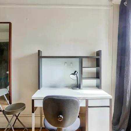Studio Avec Espace De Travail A 2 Min Du Metro